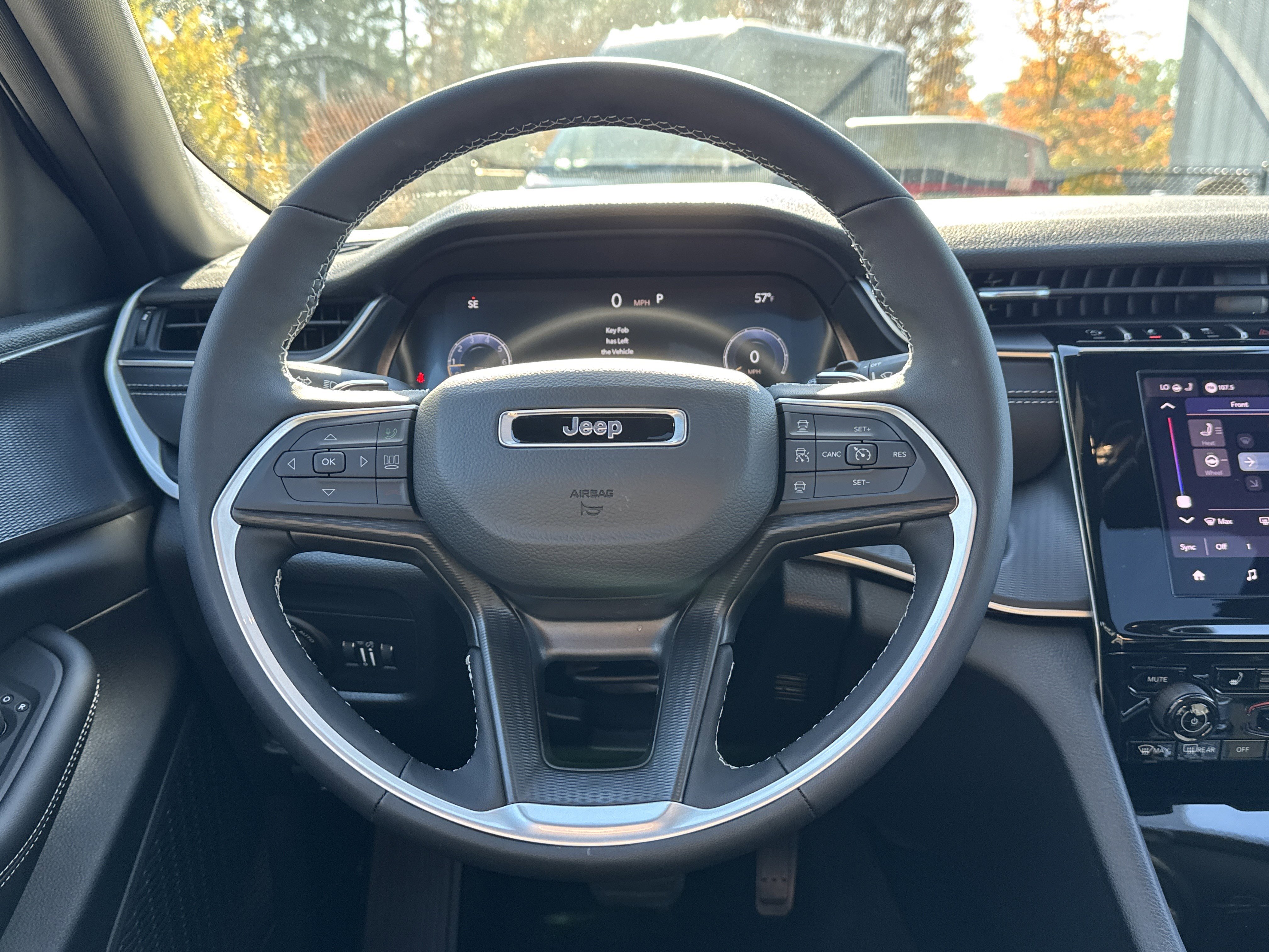 New 2025 Jeep Grand Cherokee L Laredo w/ Luxury Tech Group I image 30