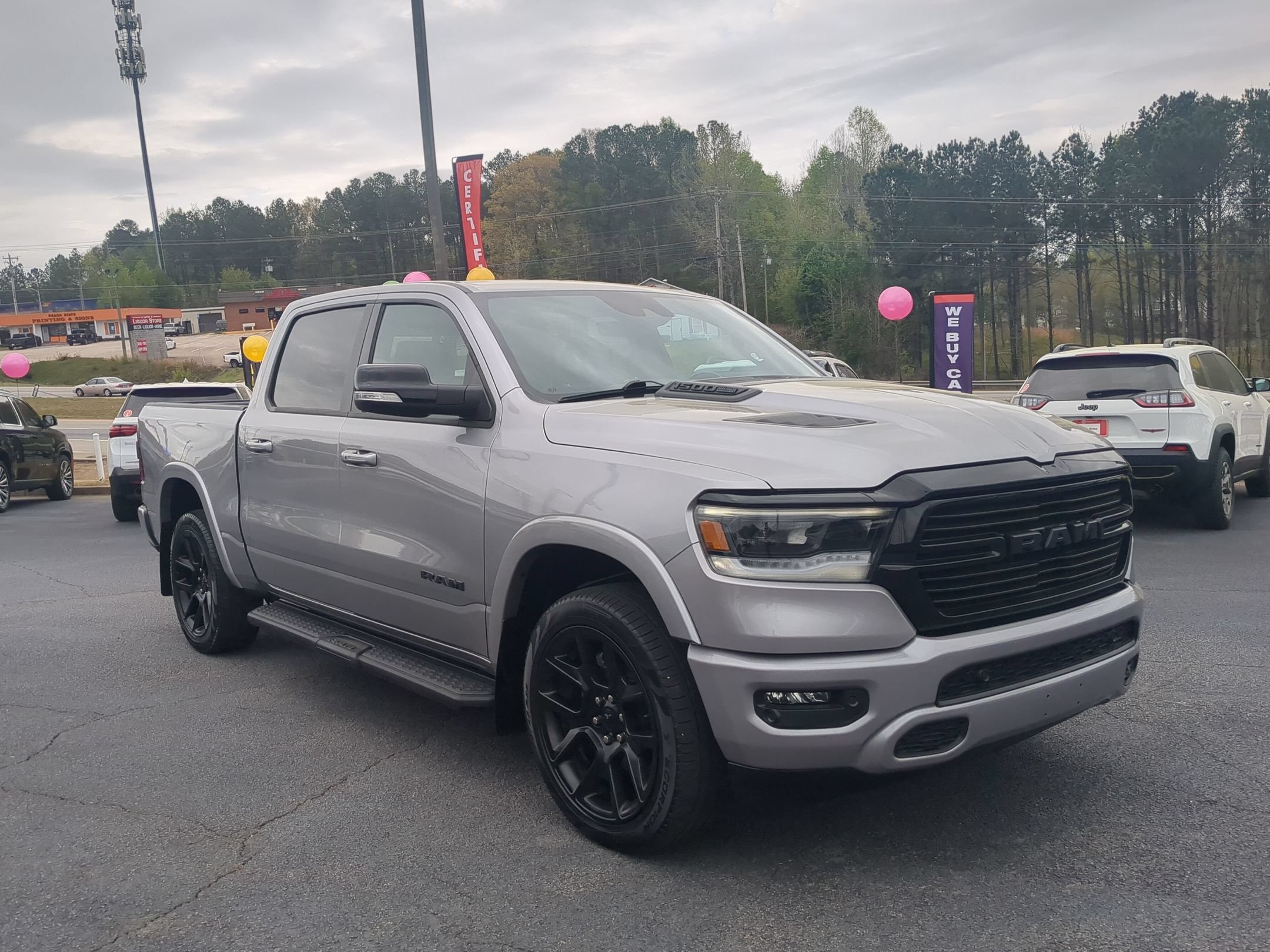 Used 2022 RAM 1500 Laramie AWD/4WD image 3