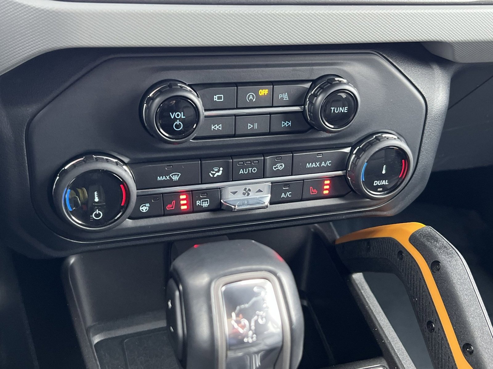 Used 2022 Ford Bronco Badlands image 22