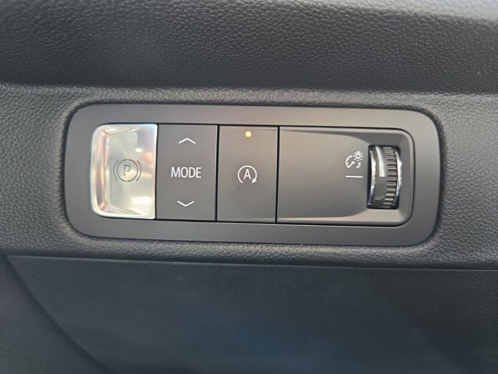 Used 2025 Chevrolet Traverse LT w/ Driver Confidence Package FWD image 26