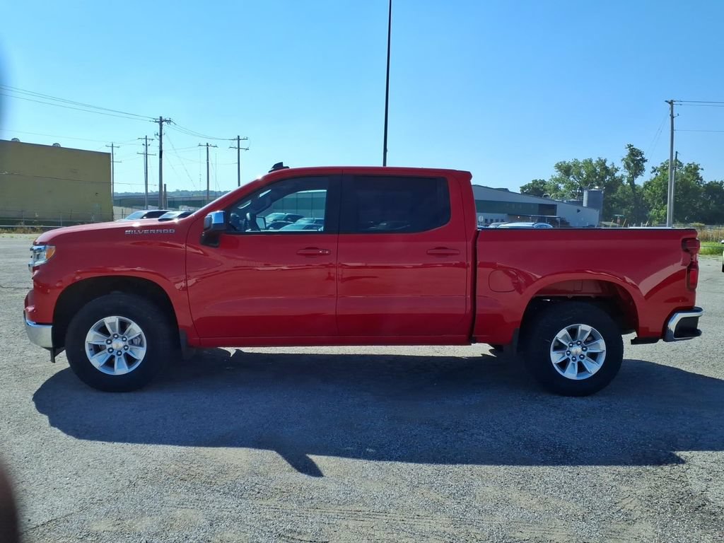 Used 2025 Chevrolet Silverado 1500 LT RWD image 4