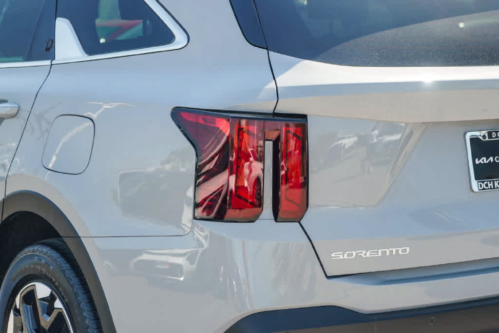 Certified 2025 Kia Sorento S w/ Panoramic Sunroof Package FWD image 7