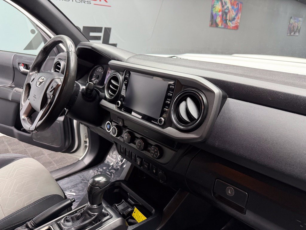 Used 2020 Toyota Tacoma TRD Sport w/ Technology Package AWD/4WD image 47