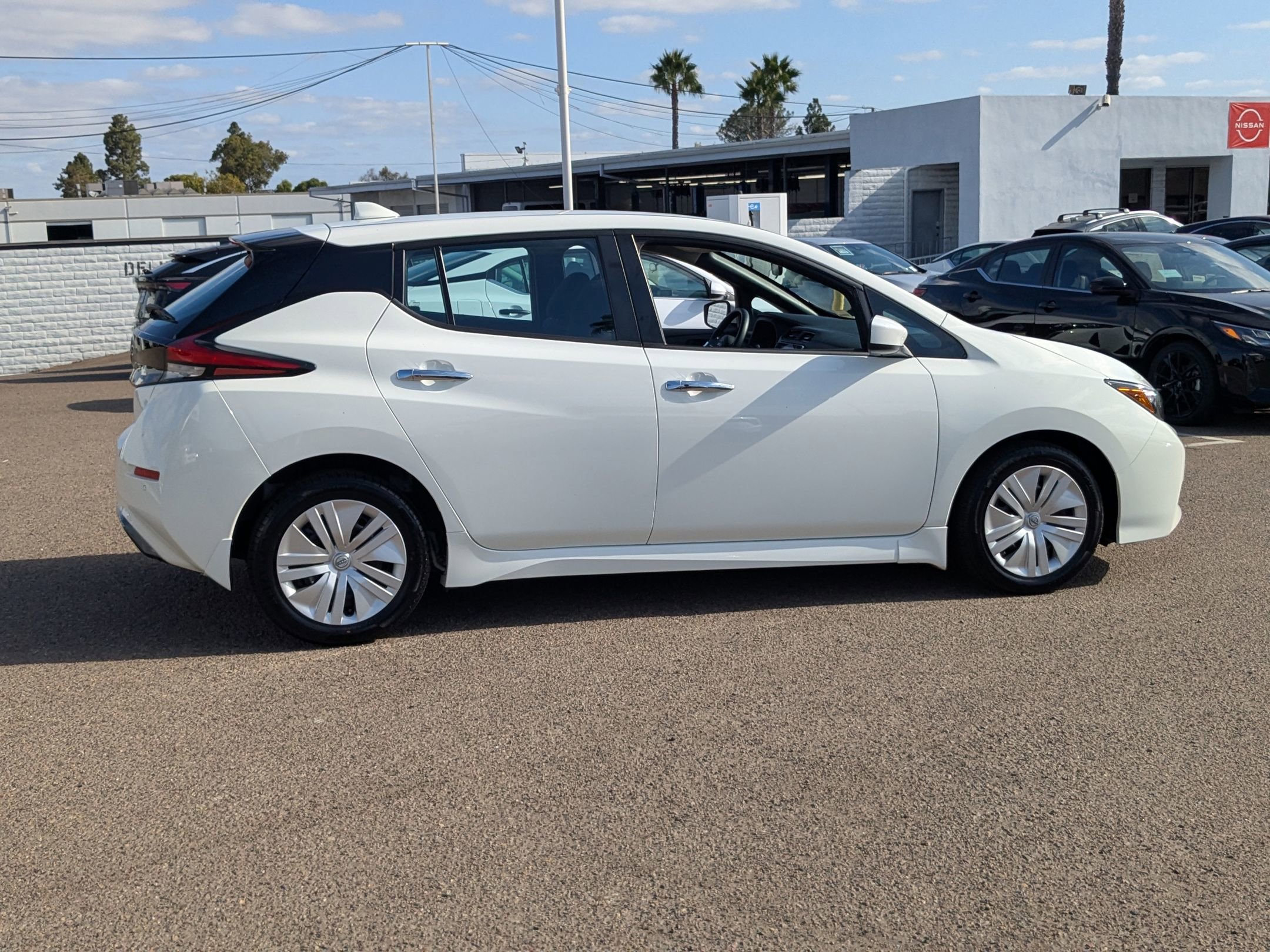 Used 2024 Nissan Leaf S image 5