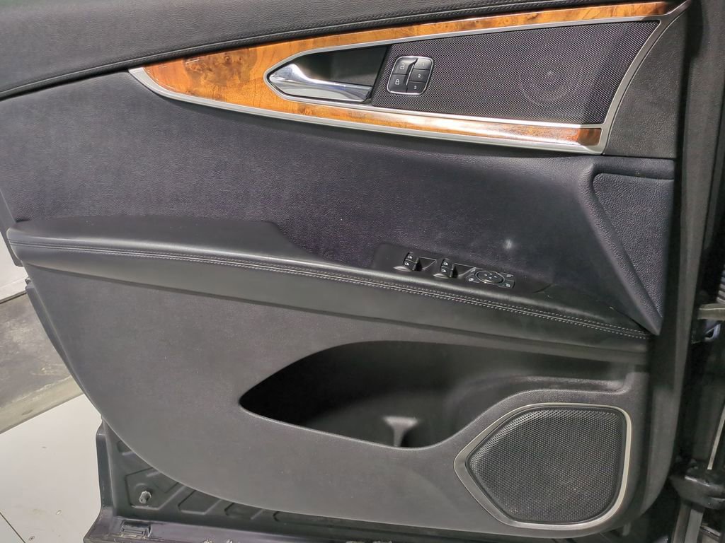 Used 2017 Lincoln MKX Reserve w/ Lincoln MKX Climate Package image 39