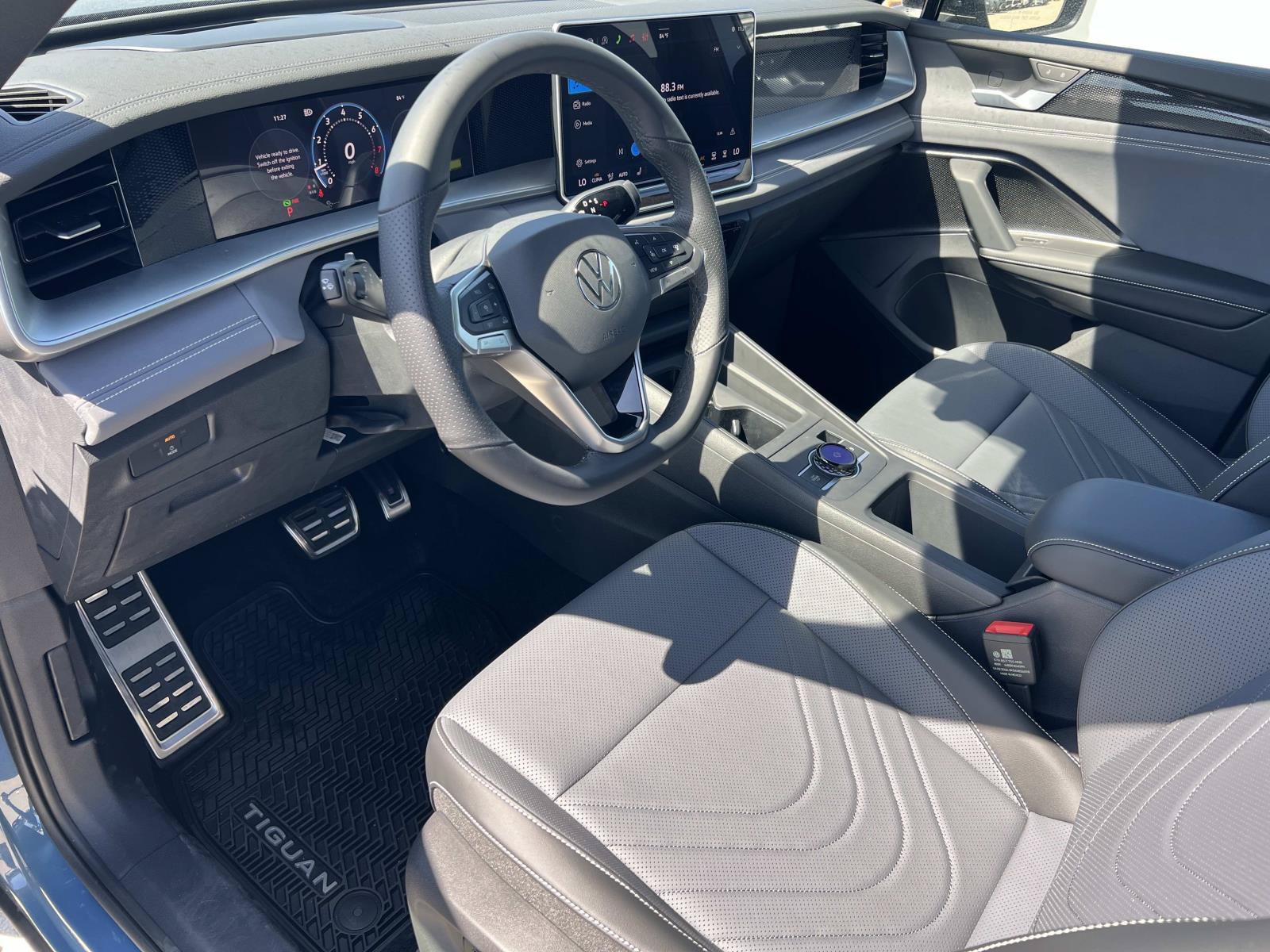 New 2026 Volkswagen Tiguan SE R-Line AWD/4WD image 5