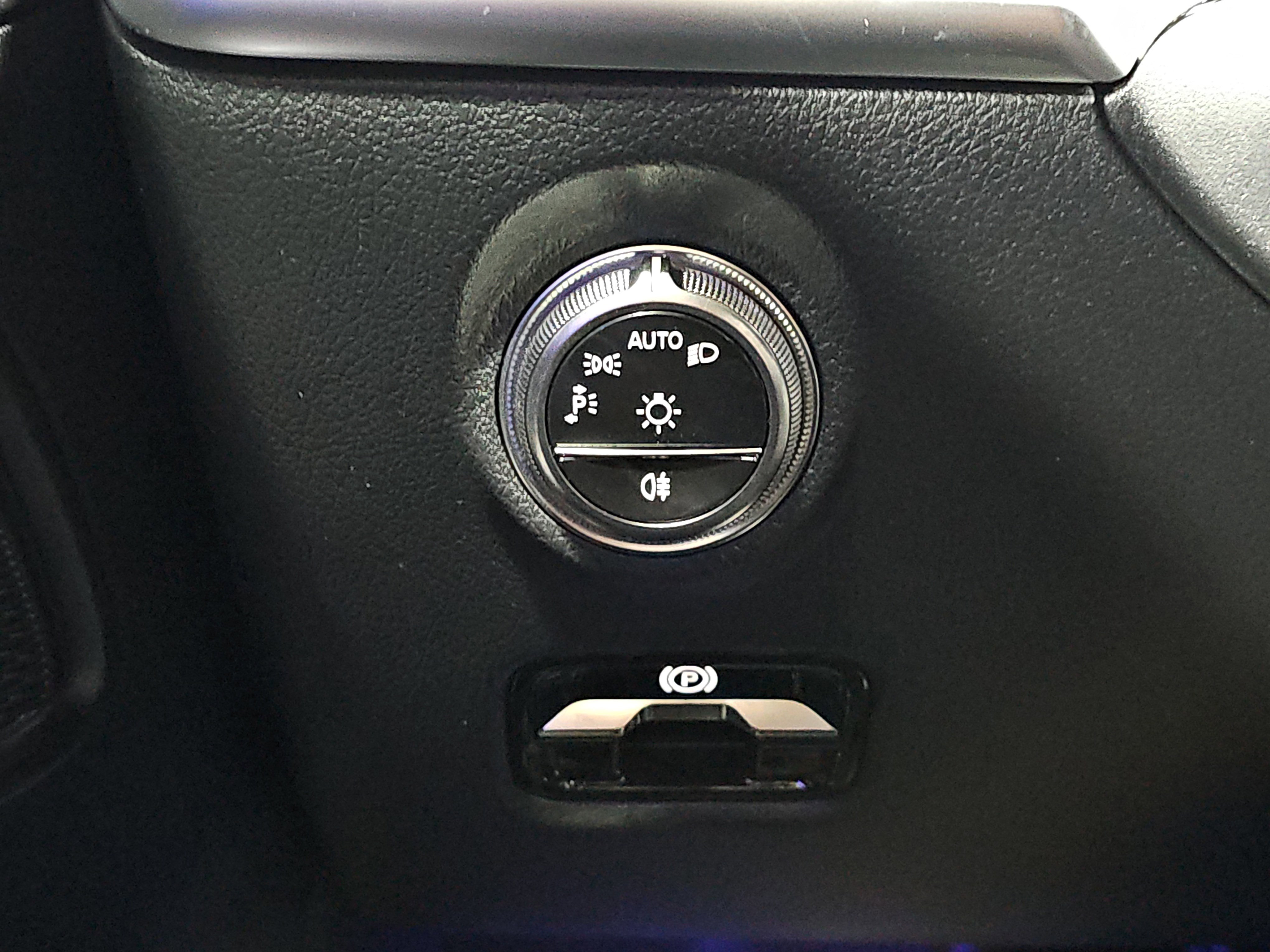 Certified 2026 Mercedes-Benz C 300 Sedan image 28