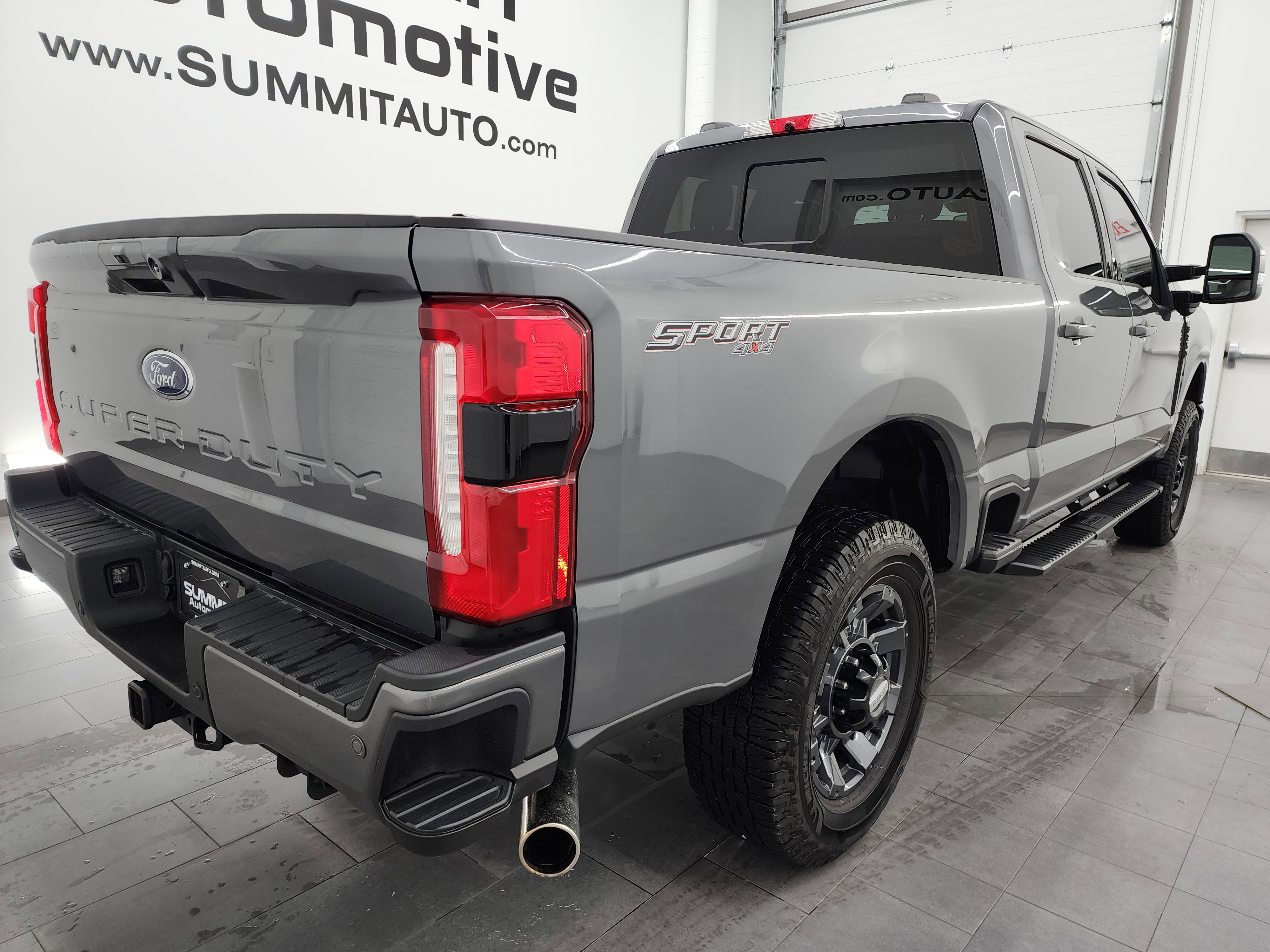 Used 2023 Ford F250 XLT w/ XLT Premium Package image 4
