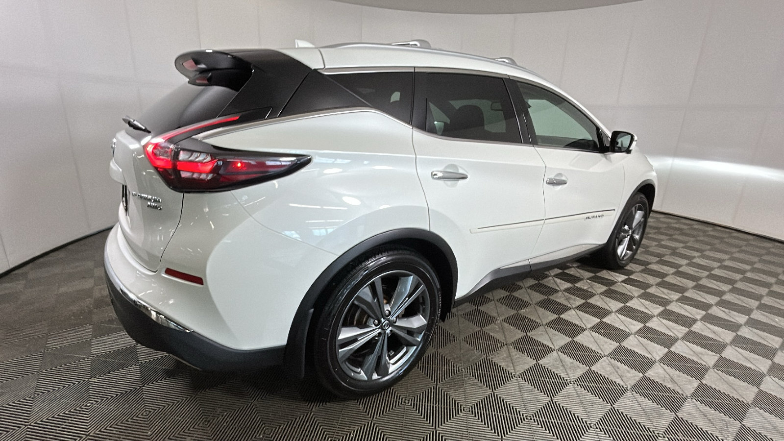 Used 2019 Nissan Murano Platinum AWD/4WD image 2