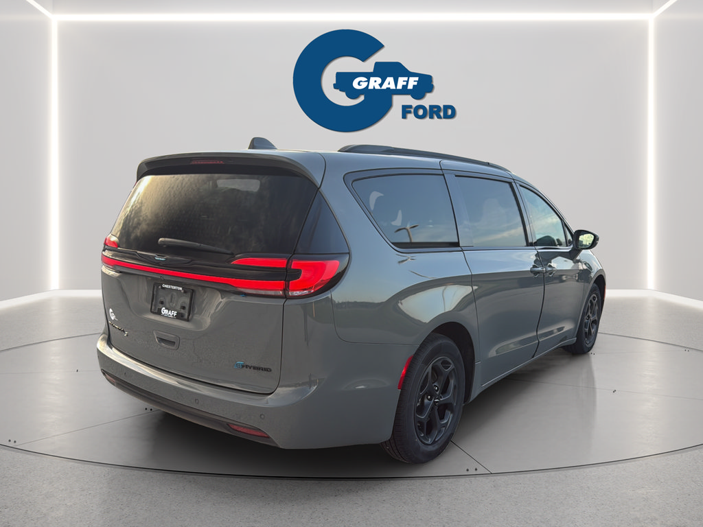 Used 2021 Chrysler Pacifica Touring w/ Uconnect Theater Family Group FWD image 7