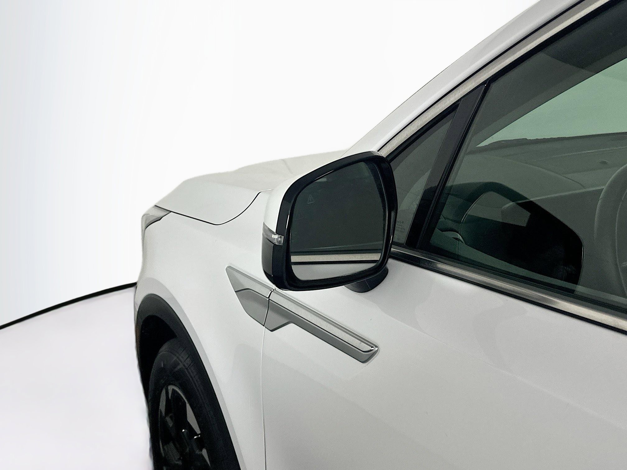 Used 2024 Kia Sorento S image 16