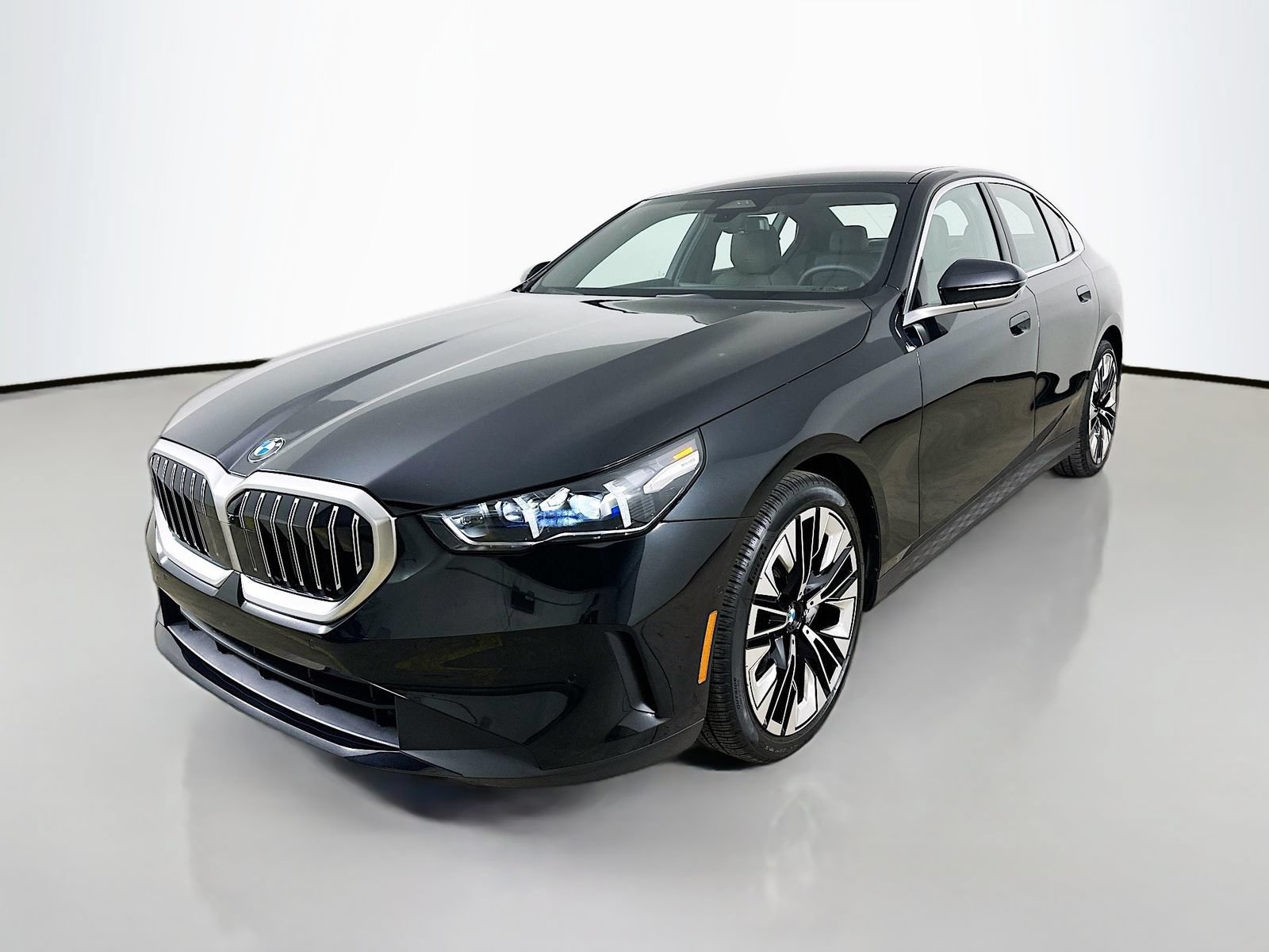 Used 2026 BMW 540i xDrive AWD/4WD image 1