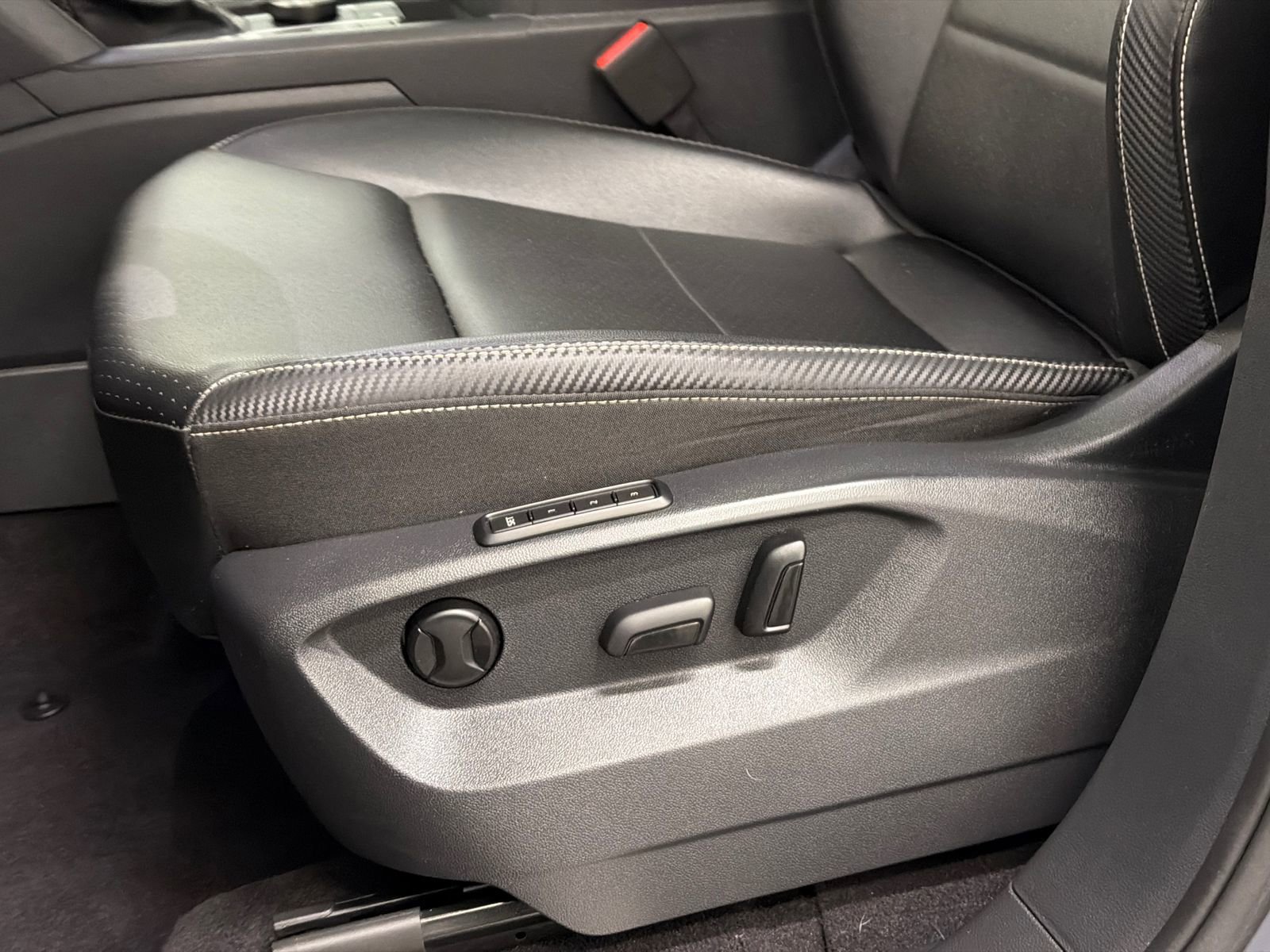 Used 2021 Volkswagen Atlas Cross Sport SEL image 17