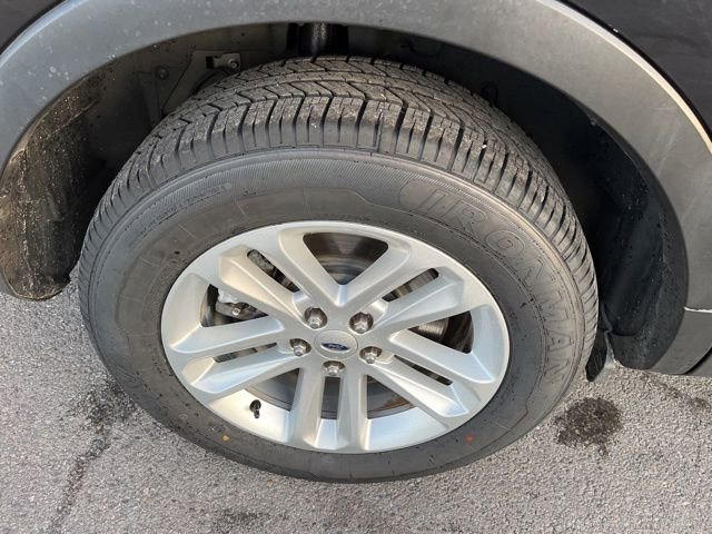 Used 2016 Ford Explorer XLT w/ Equipment Group 202A FWD image 25