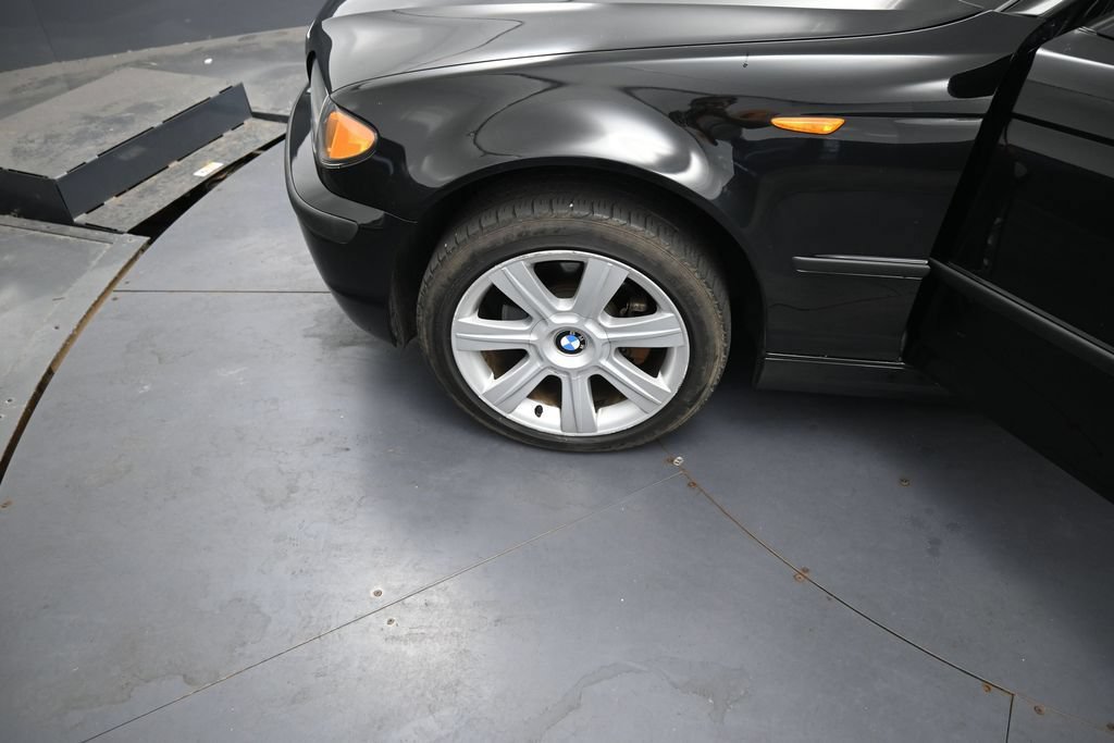 Used 2002 BMW 325i Sedan RWD image 12