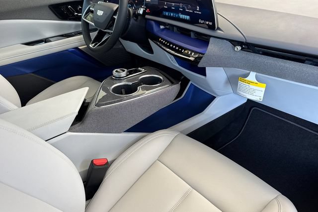 New 2026 Cadillac Optiq Sport 1 w/ LPO, Floor Liner Package AWD/4WD image 16