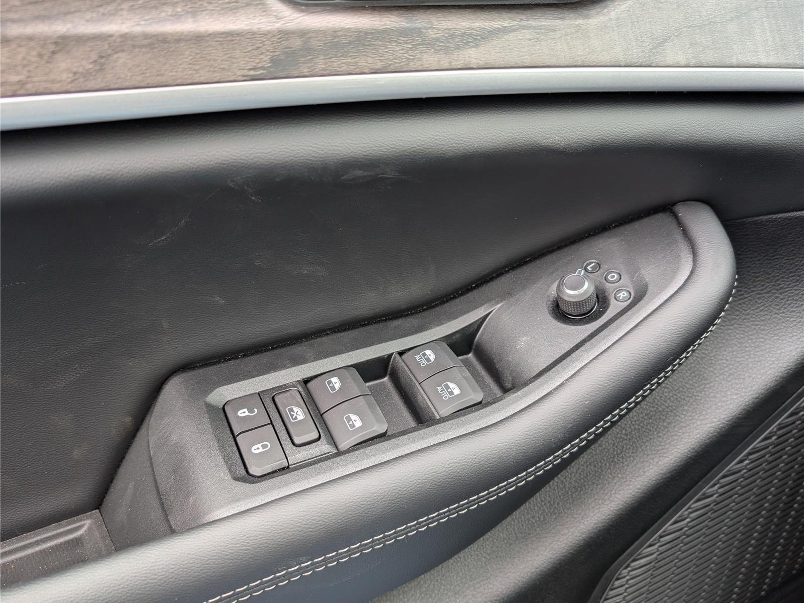 New 2026 Jeep Grand Cherokee Altitude AWD/4WD image 14