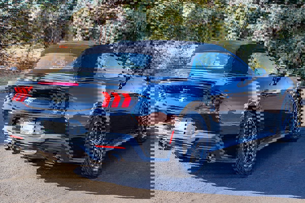 Used 2024 Ford Mustang Premium image 9