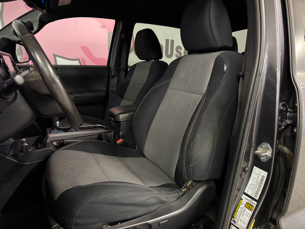 Used 2021 Toyota Tacoma TRD Sport w/ Technology Package AWD/4WD image 17