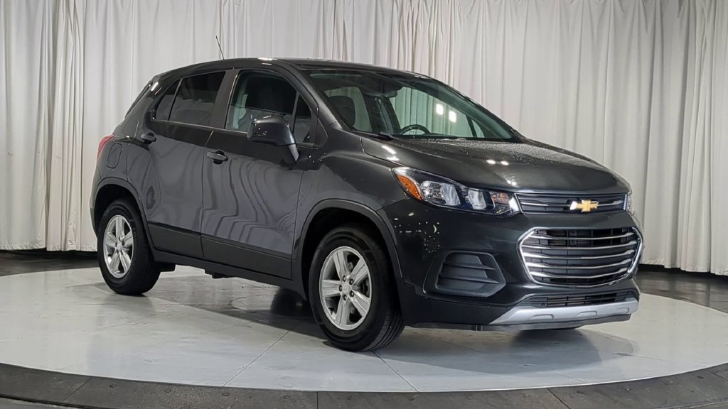 Used 2019 Chevrolet Trax LS w/ Tint and Cruise Package FWD image 3