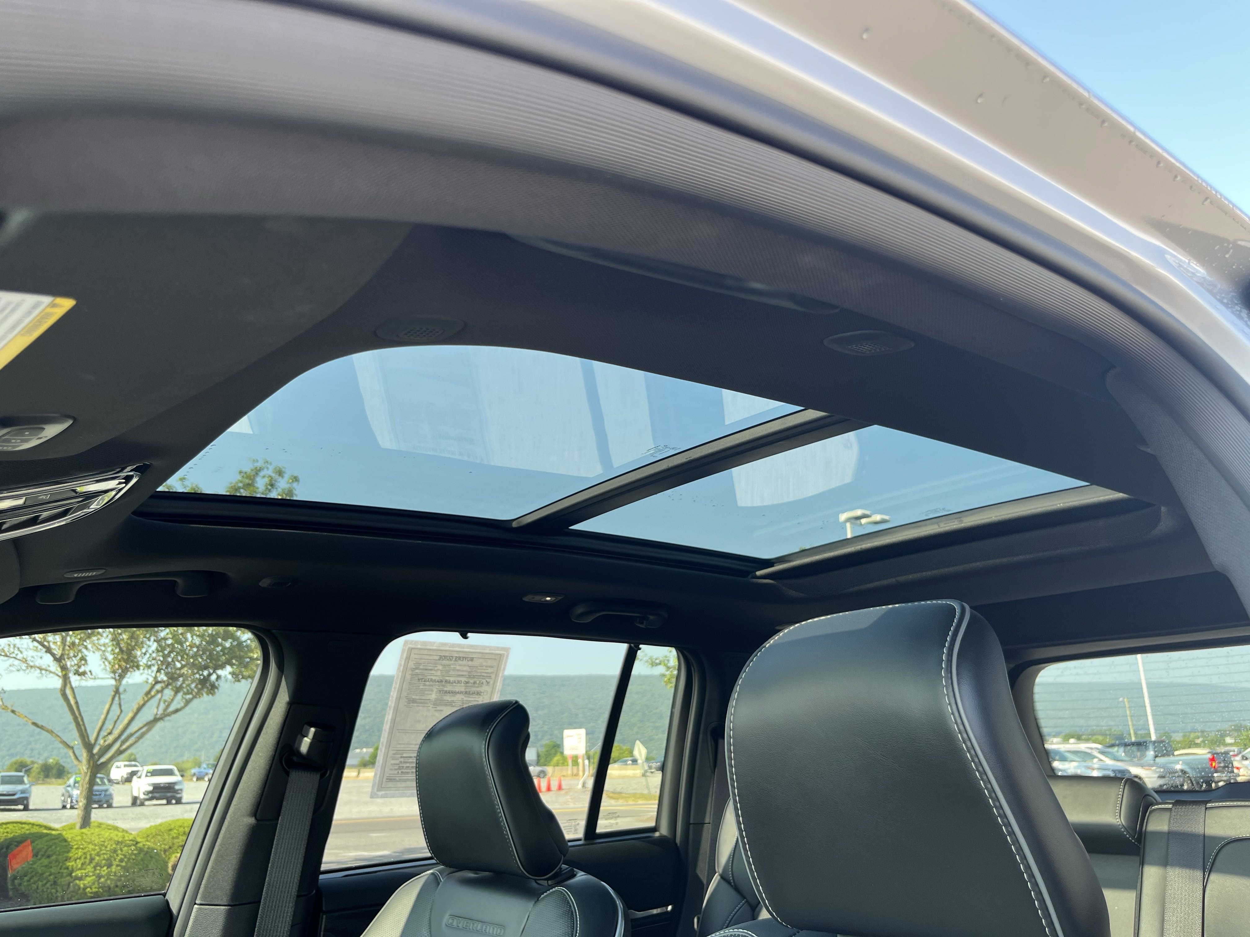 Used 2024 Jeep Grand Cherokee Overland w/ Advanced Protech Group III image 19