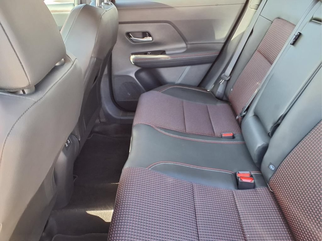 Used 2025 Nissan Kicks SR FWD image 11