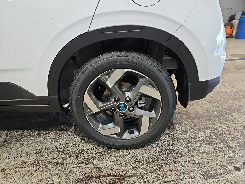 New 2026 Hyundai Venue SEL FWD image 35