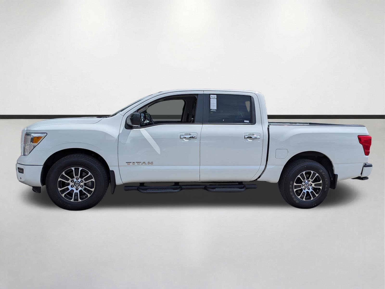 Used 2021 Nissan Titan SV w/ SV Convenience Package image 7