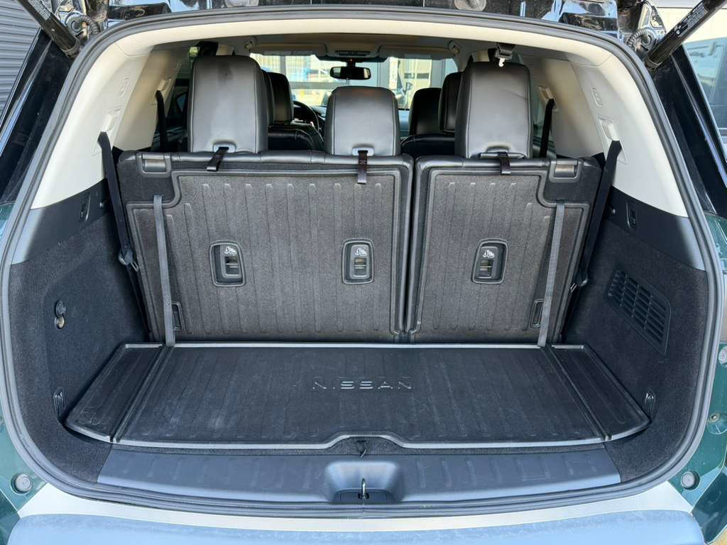 Used 2022 Nissan Pathfinder Platinum w/ Cargo Package image 38