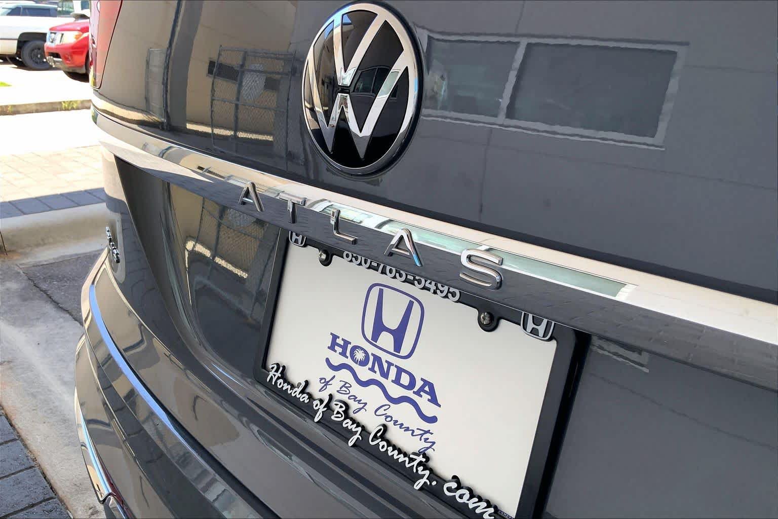 Used 2022 Volkswagen Atlas Cross Sport SEL Premium R-Line AWD/4WD image 33