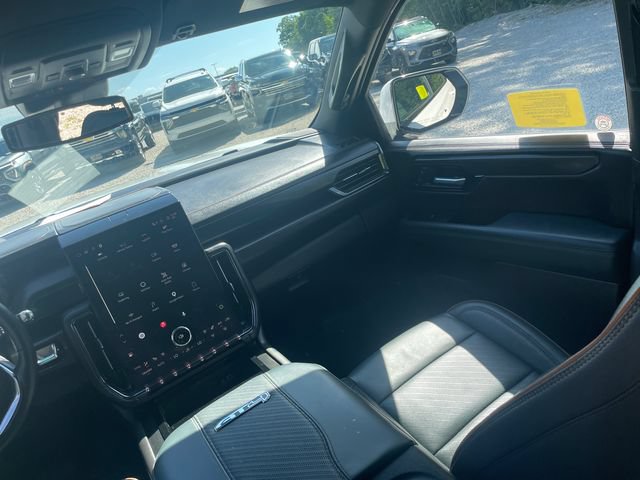 Certified 2025 GMC Yukon XL AT4 w/ LPO, Floor Liner Package AWD/4WD image 26