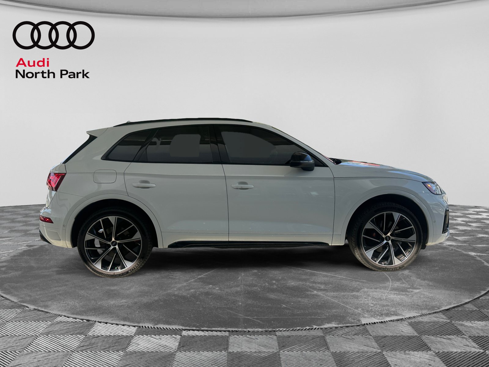 Used 2023 Audi SQ5 Prestige w/ Prestige Package AWD/4WD image 6