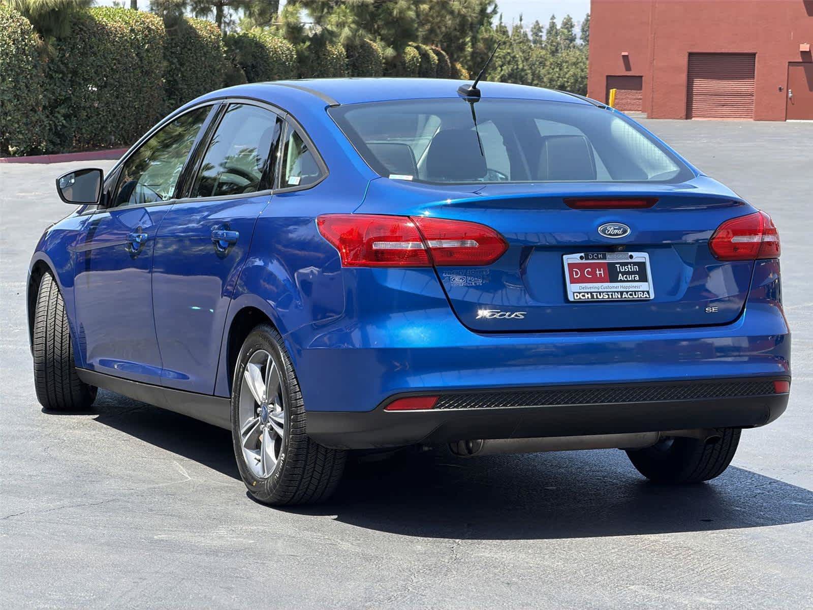 Used 2018 Ford Focus SE w/ SE Appearance Package FWD image 5