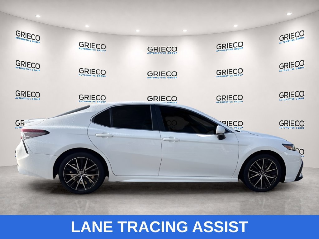 Used 2023 Toyota Camry SE FWD image 2