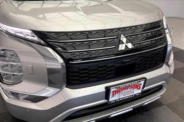 Used 2023 Mitsubishi Outlander SE AWD/4WD image 29