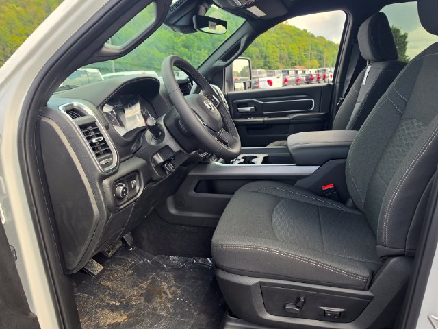 New 2026 RAM 3500 Big Horn AWD/4WD image 15
