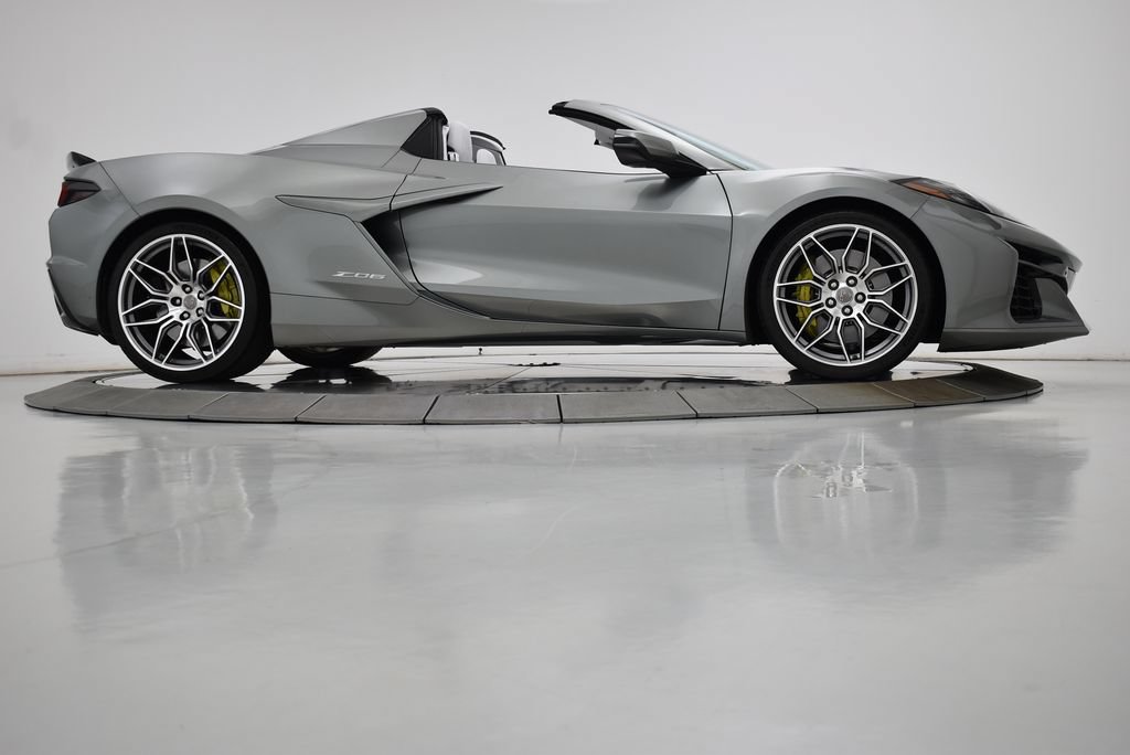 Used 2024 Chevrolet Corvette Z06 RWD image 38