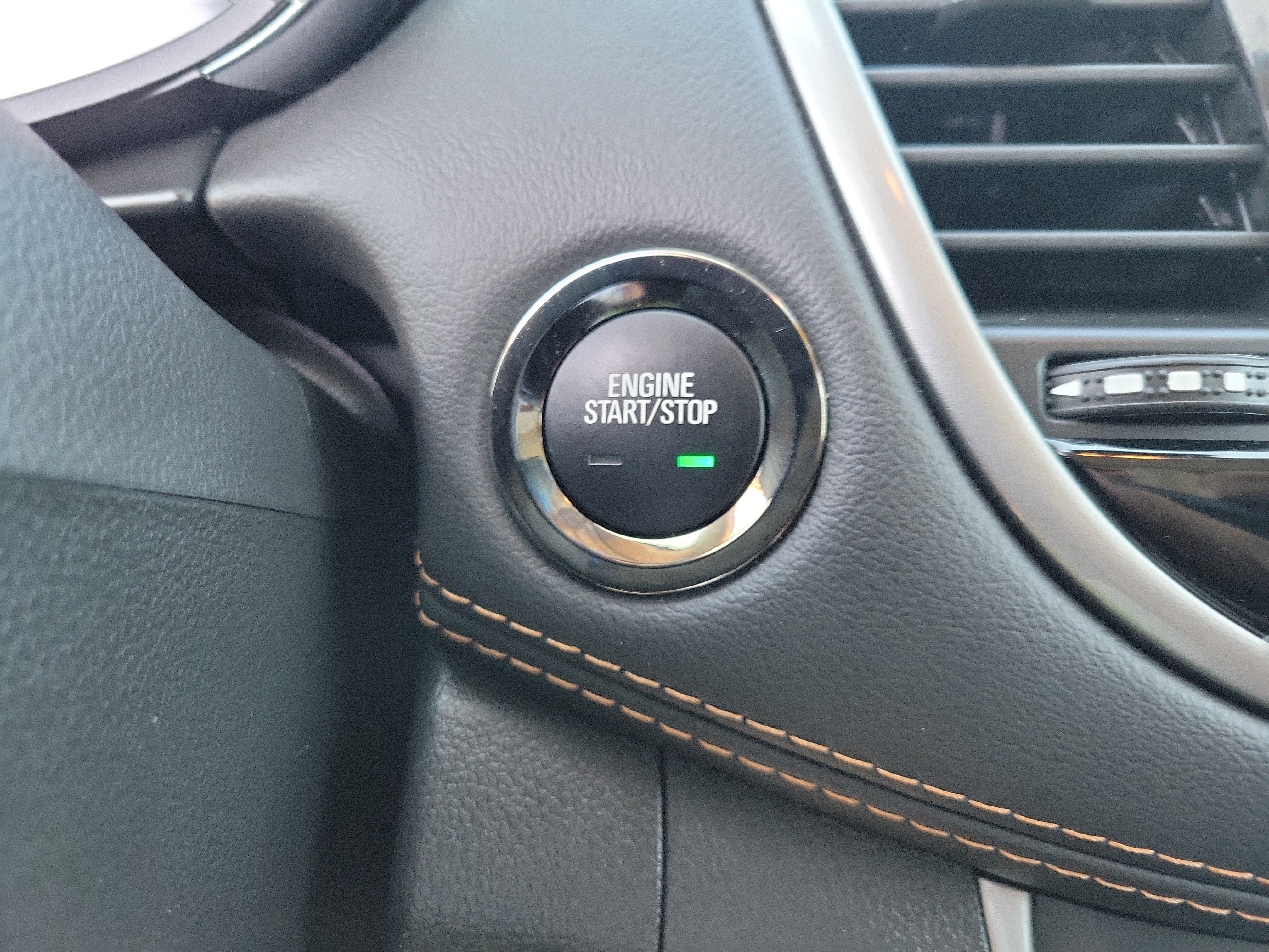 Certified 2022 Chevrolet Trax LT w/ LT Convenience Package image 34