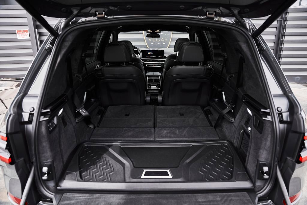 Used 2026 BMW X7 M60i image 17