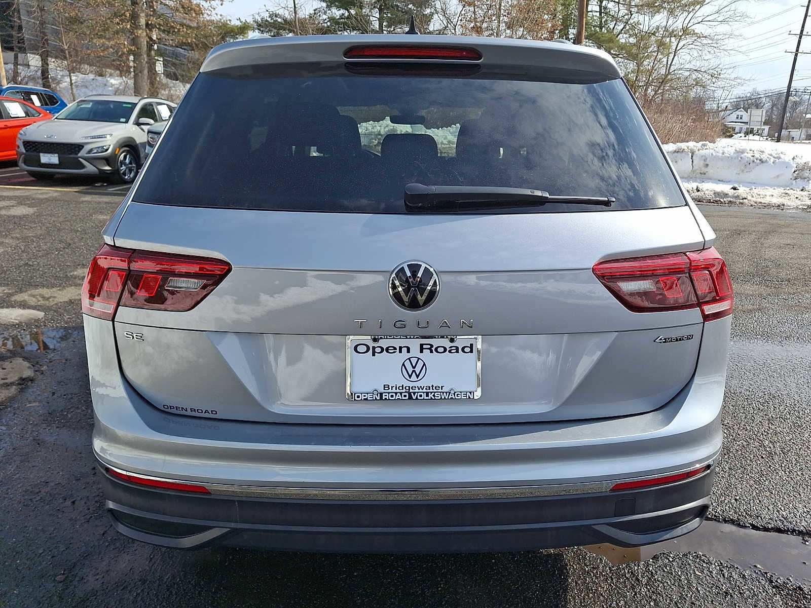 Used 2024 Volkswagen Tiguan SE AWD/4WD image 5