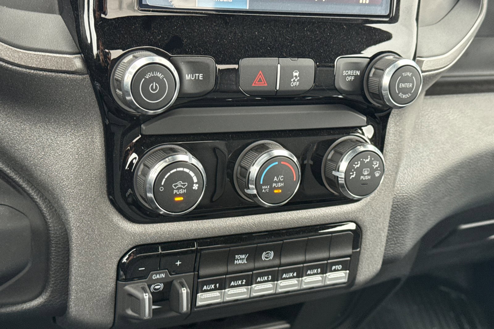New 2026 RAM 5500 Tradesman w/ Chrome Appearance Group image 17