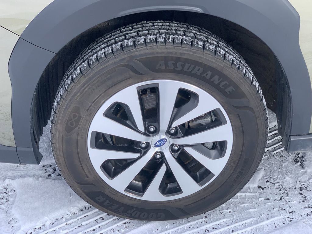 Used 2025 Subaru Outback Premium w/ Popular Package #1 image 9