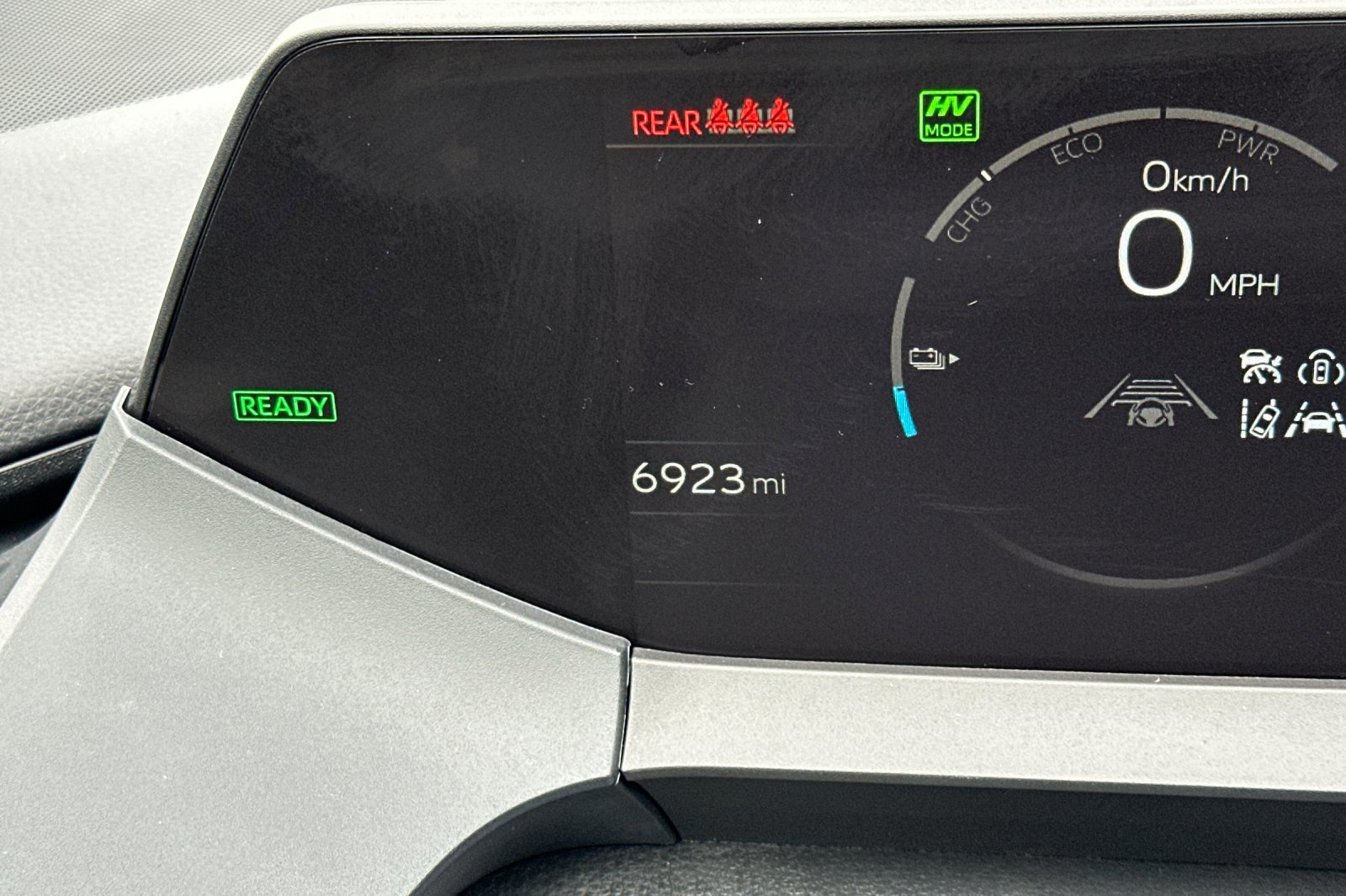 Used 2025 Toyota Prius SE image 25