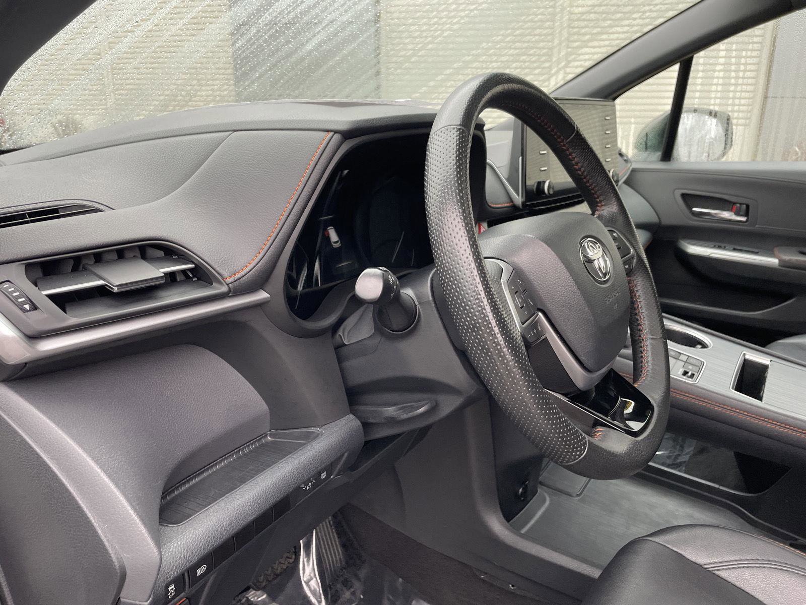 Used 2023 Toyota Sienna XSE AWD/4WD image 19