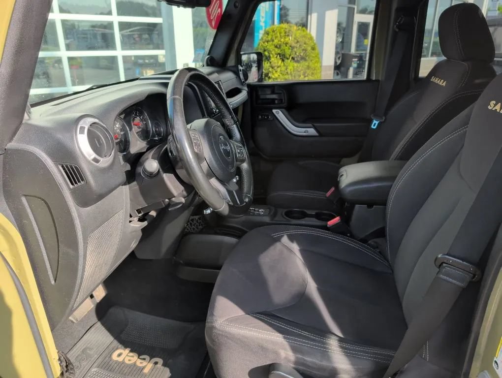 Used 2013 Jeep Wrangler Unlimited Sahara w/ Connectivity Group AWD/4WD image 25