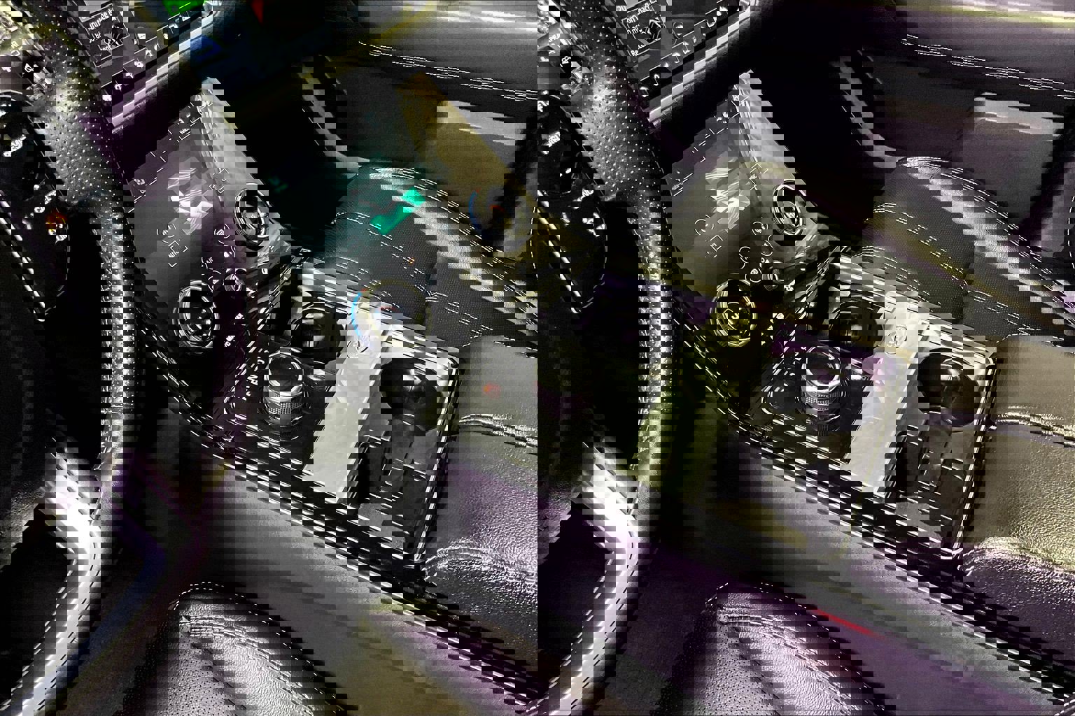 Used 2019 Land Rover Range Rover Velar S image 17