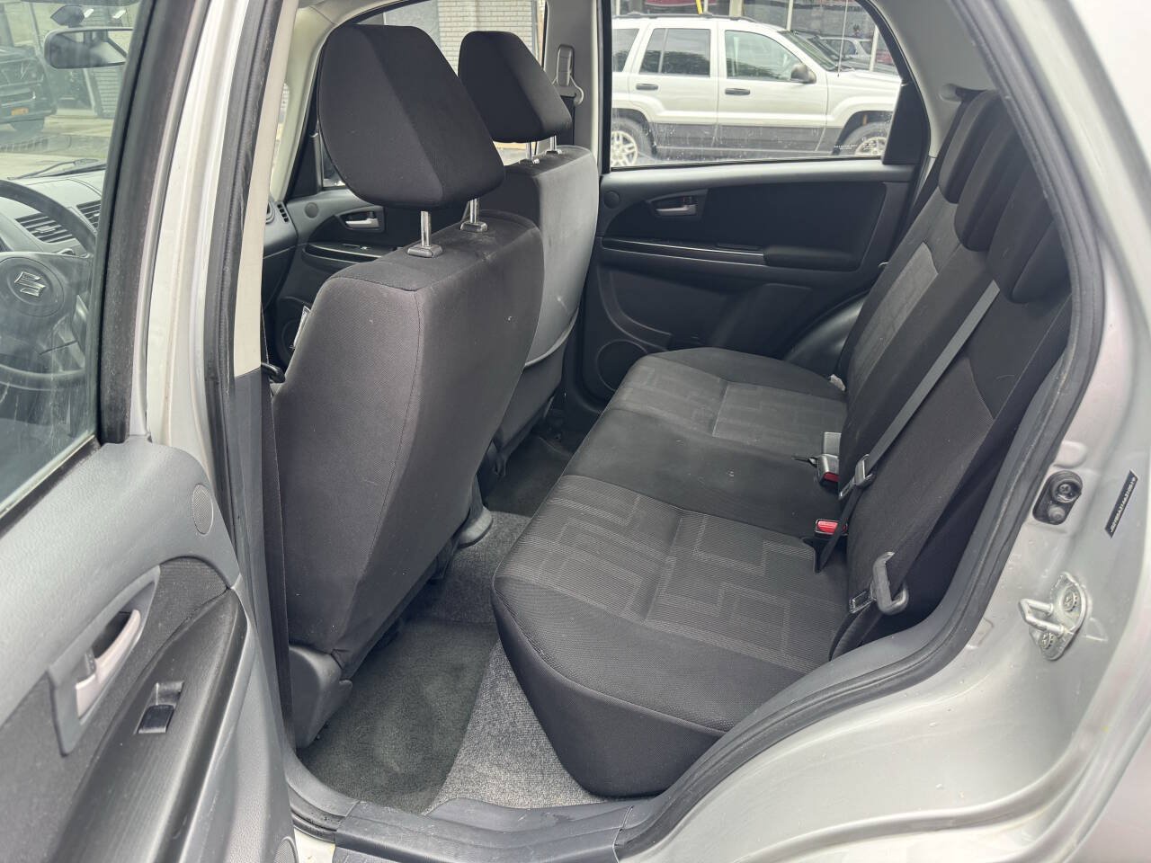 Used 2010 Suzuki SX4 AWD Hatchback image 9