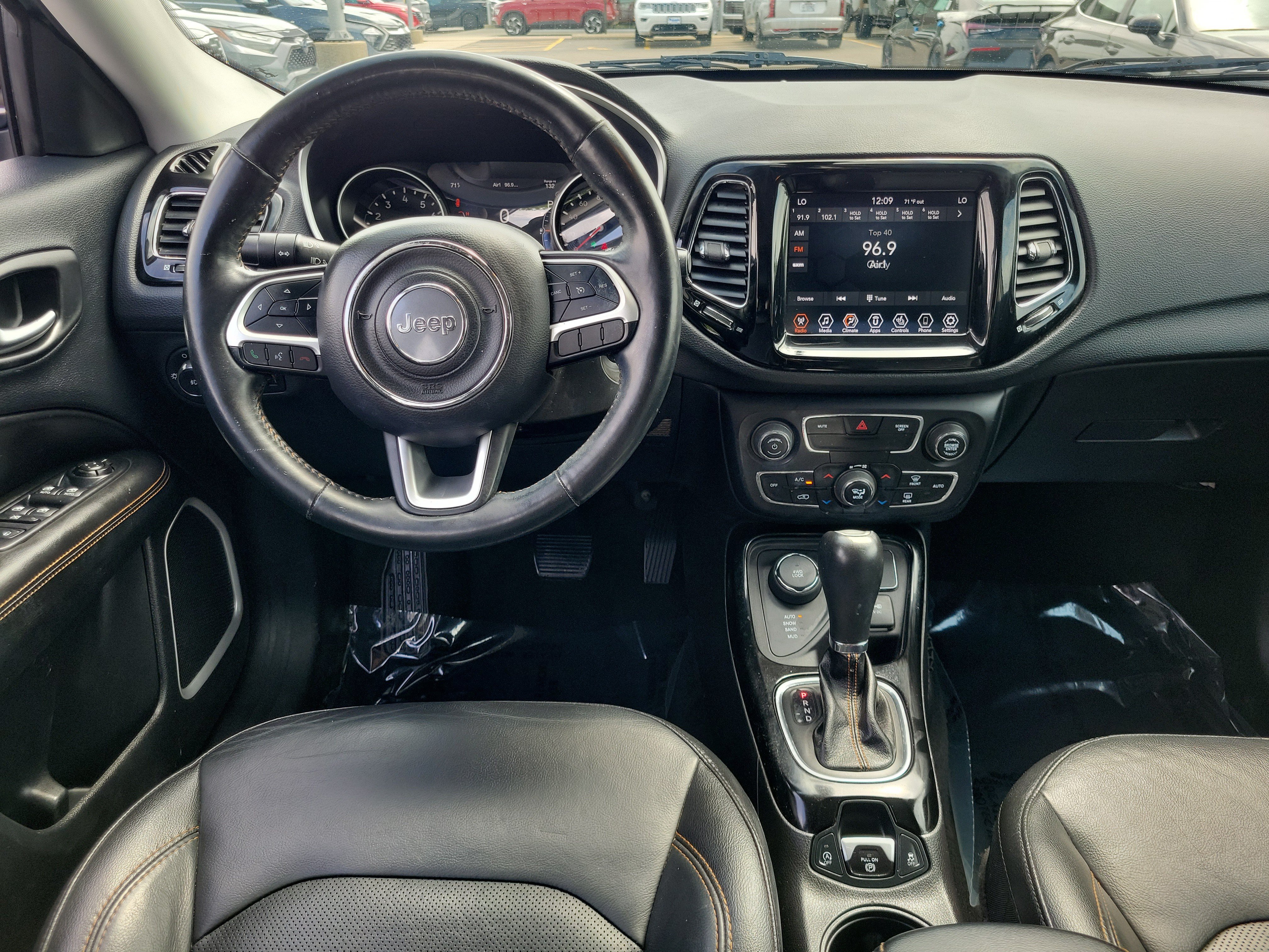 Used 2019 Jeep Compass Limited AWD/4WD image 10
