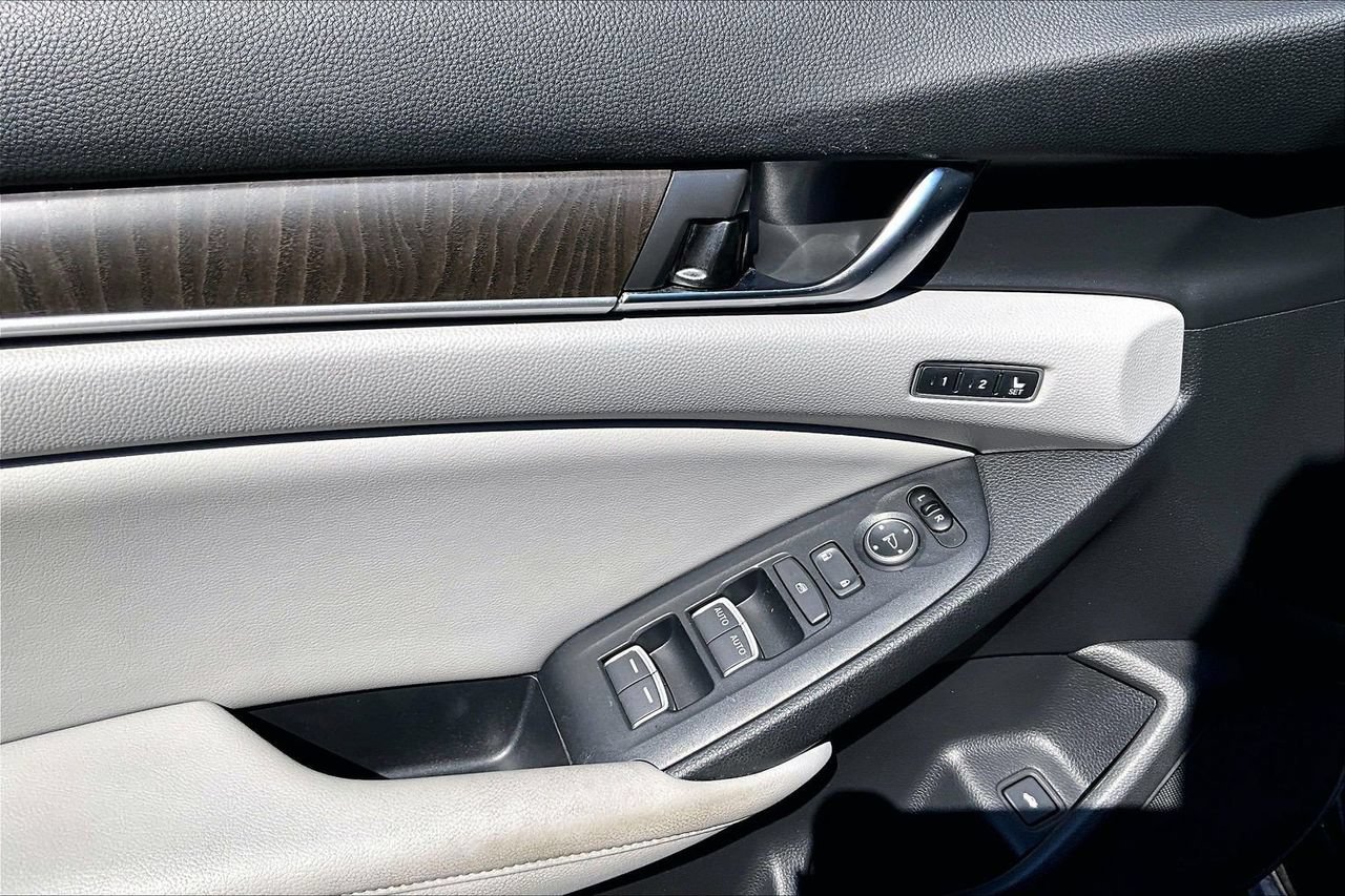 Used 2018 Honda Accord EX-L image 26