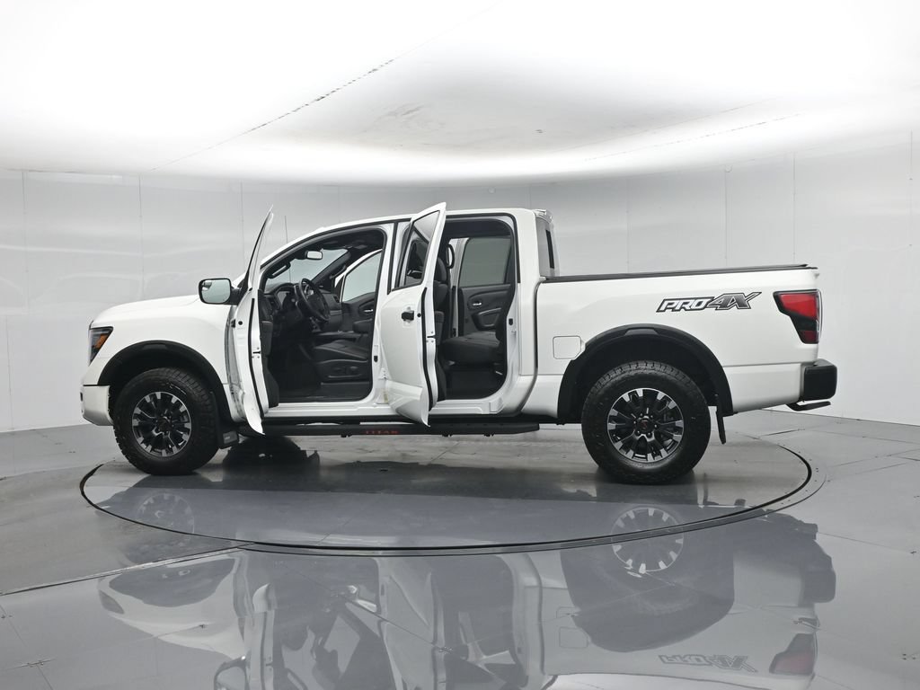 Used 2021 Nissan Titan PRO-4X w/ Pro-4x Convenience Package AWD/4WD image 39